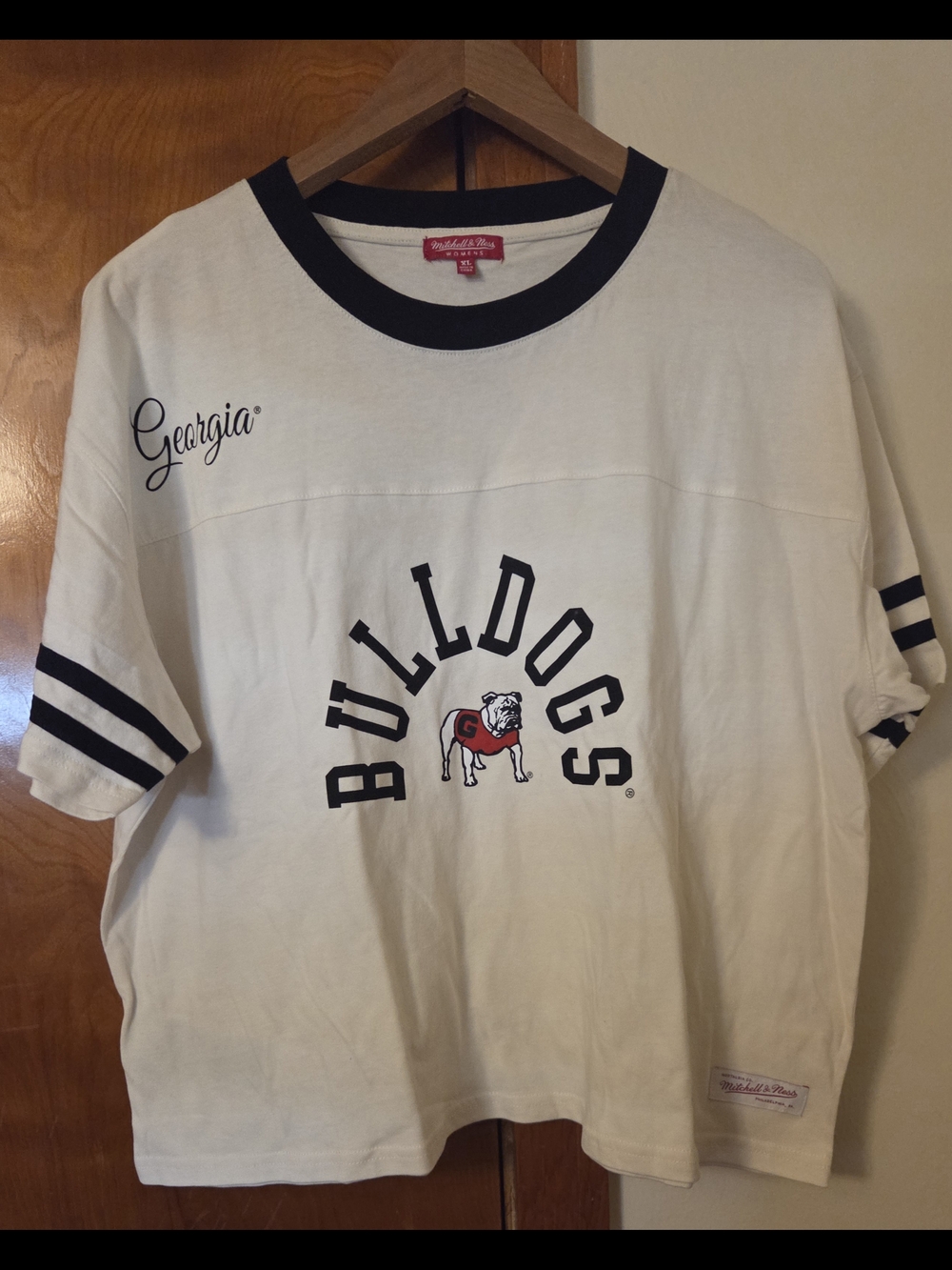 Mitchell & Ness Women's Georgia Bulldogs White Tee with Red Script Label XL